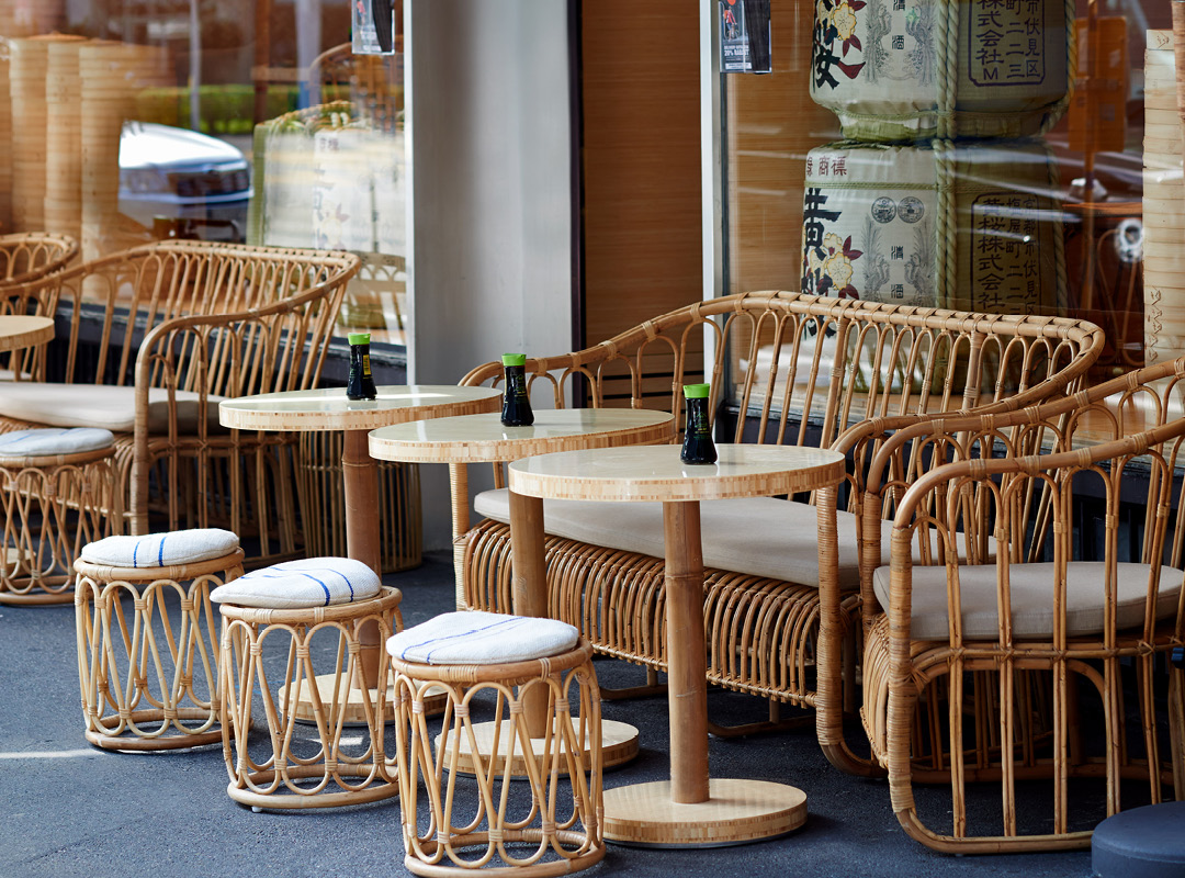 Negishi Zürich Pelikanplatz, gemütliche Terrasse mit Aussensitzplätzen mitten in Zürich